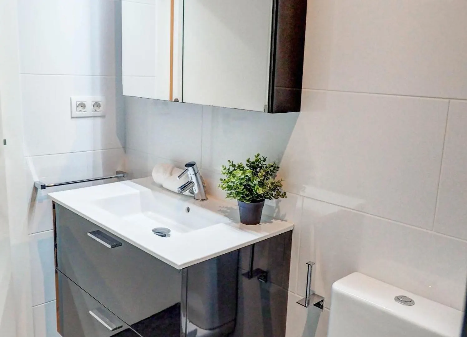 Luxe Apartment By Hello Homes Sitges 0*,